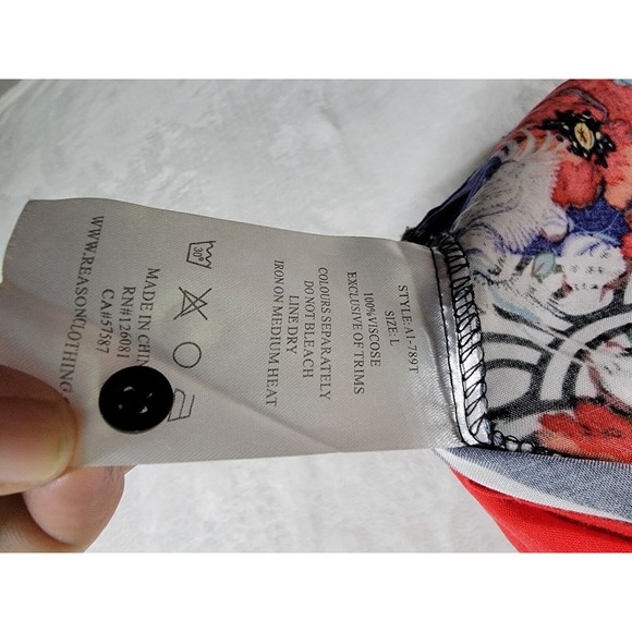 Reason Brand Button Up Hawaiian Style Shirt Size L Colorful Oriental Swan Design - Picture 8 of 8
